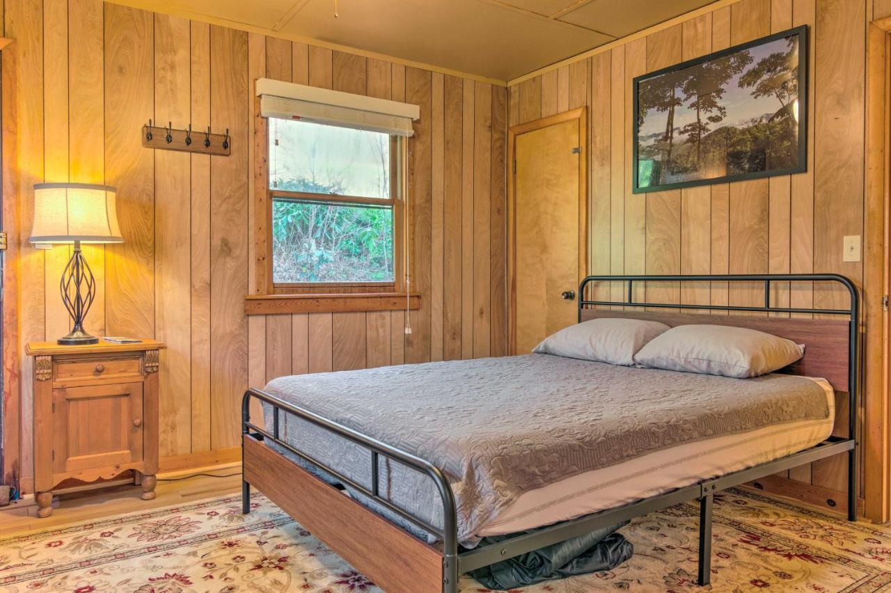 Peaceful Spruce Pine Cabin On 8 Acres With 2 Decks! المظهر الخارجي الصورة