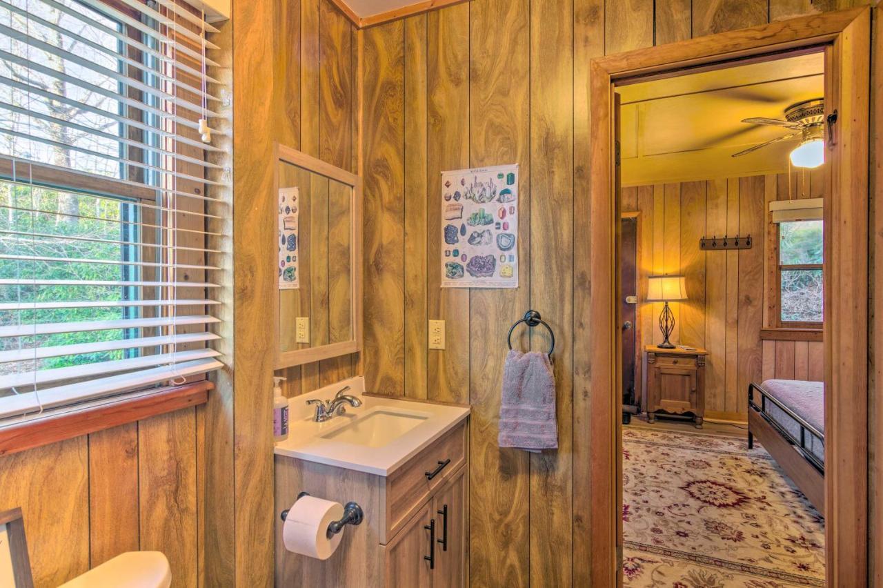 Peaceful Spruce Pine Cabin On 8 Acres With 2 Decks! المظهر الخارجي الصورة