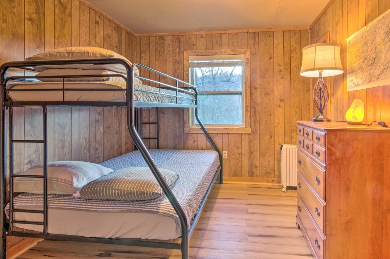 Peaceful Spruce Pine Cabin On 8 Acres With 2 Decks! المظهر الخارجي الصورة