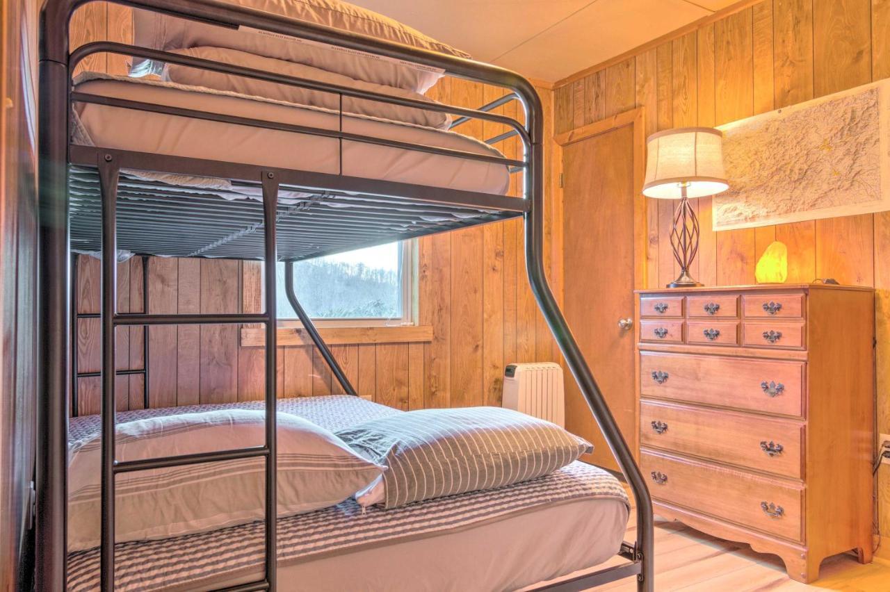Peaceful Spruce Pine Cabin On 8 Acres With 2 Decks! المظهر الخارجي الصورة