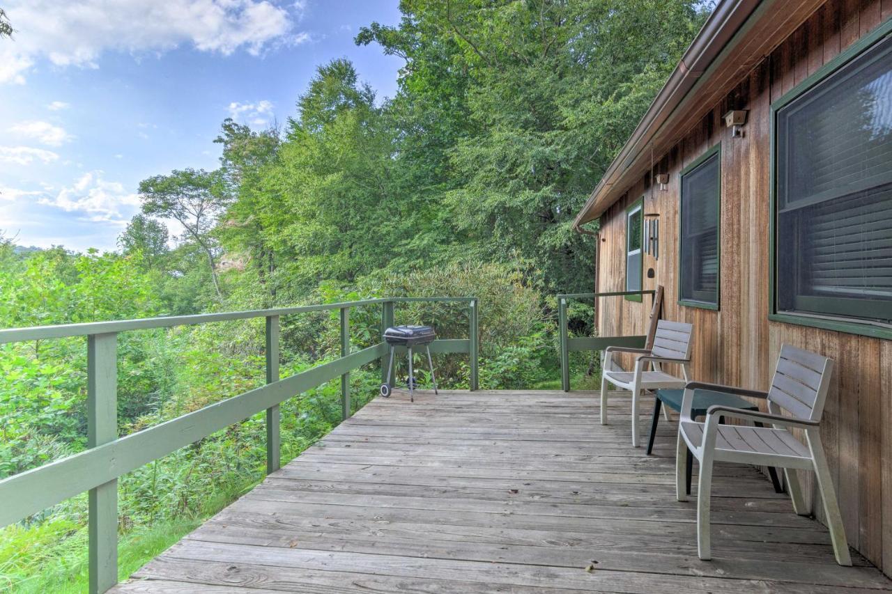 Peaceful Spruce Pine Cabin On 8 Acres With 2 Decks! المظهر الخارجي الصورة